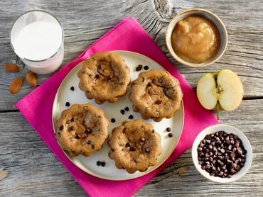Cakes à la purée de pommes et pépites de chocolat Cakes à la purée de pommes et pépites de chocolat
