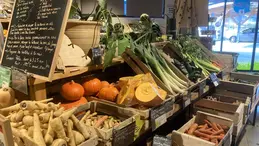353-biocoop-chambonas-les-ptits-loubio-magasin-bio-carotte-courge-fruit-legume-saison-1.webp