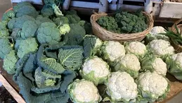 353-biocoop-chambonas-les-ptits-loubio-magasin-bio-chou-fleur-fruit-legume-saison-1.webp