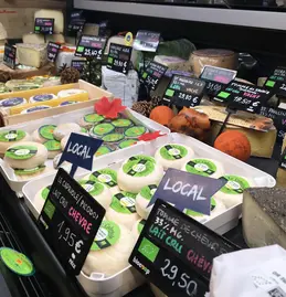 353-biocoop-chambonas-les-ptits-loubio-magasin-bio-fromage-coupe-local-1.webp
